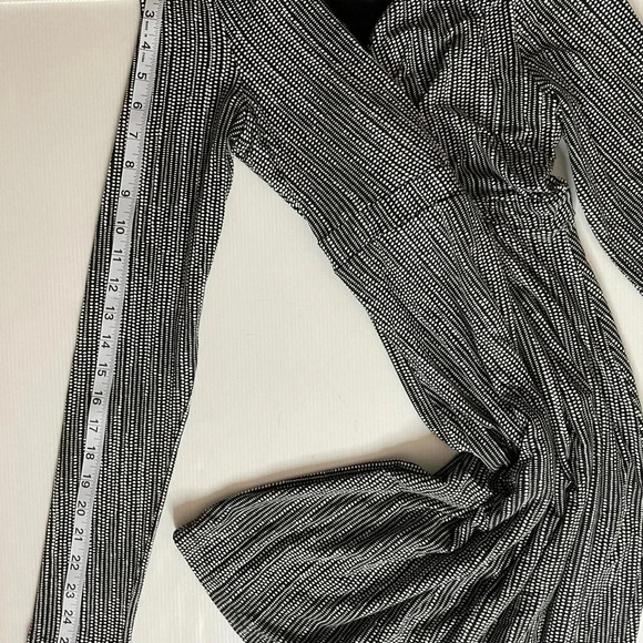 3 FOR $15 Athleta Wrap It Up Dress V-neck Long Sleeve Soft Black White Si… - Picture 10 of 11